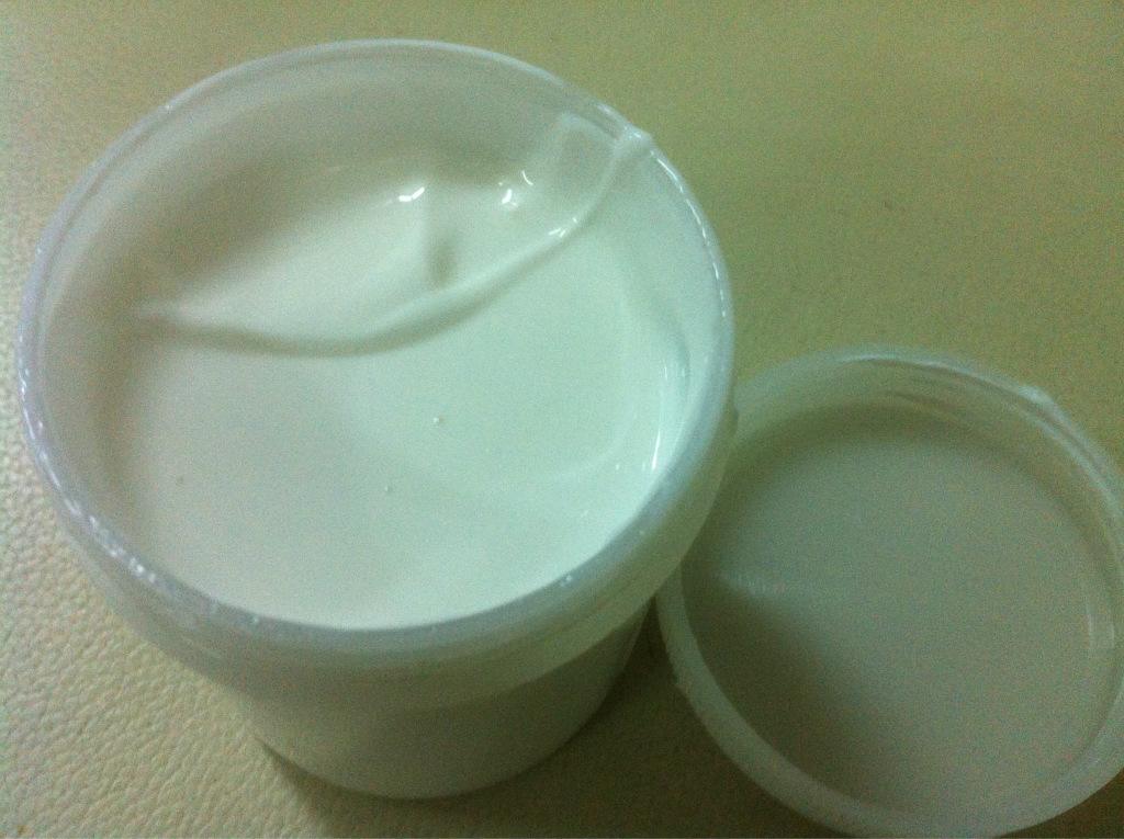 水性膠水起泡的原因有哪些？泡沫怎么辦？